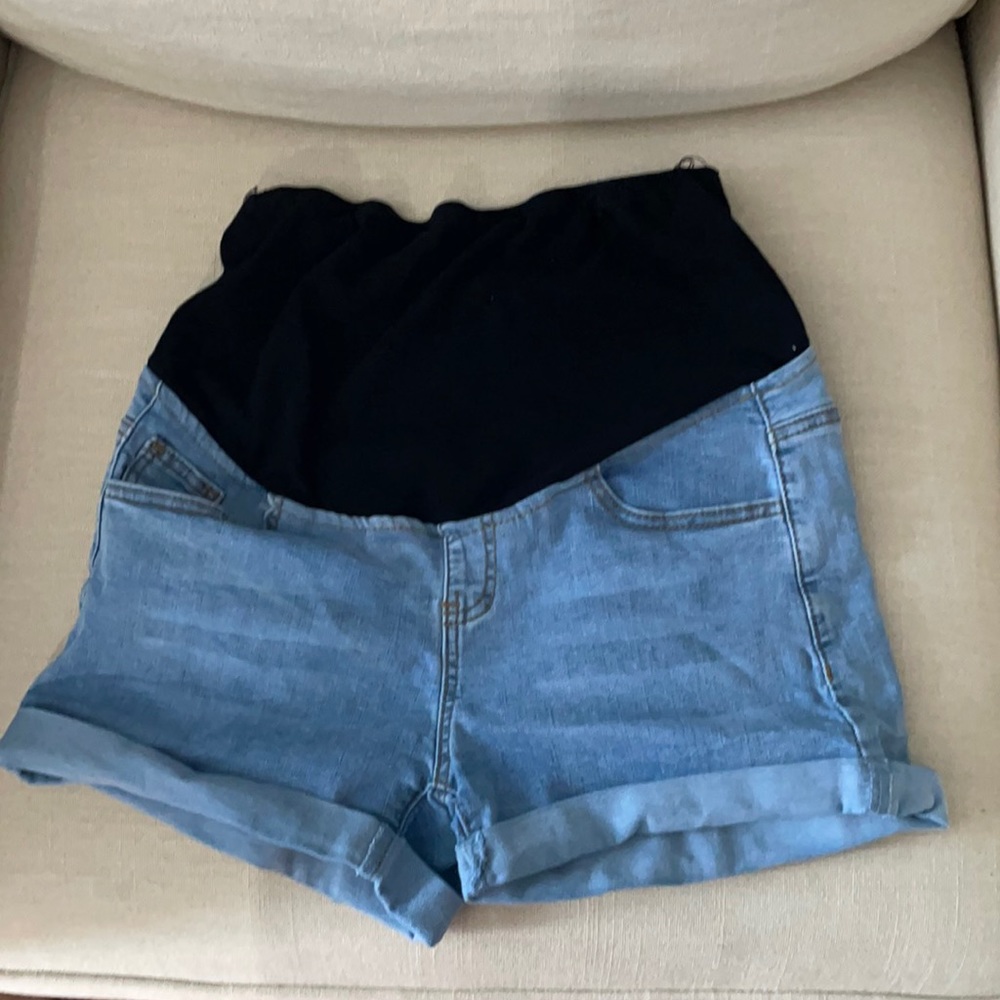 Maternity shorts